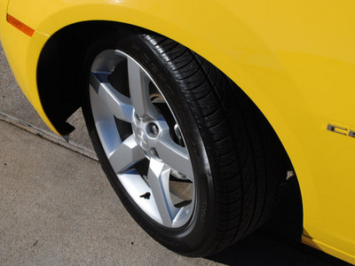 chevrolet camaro convertible 2011 yellow gasoline 6 cylinders rear wheel drive automatic 76087