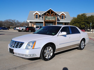 cadillac dts 2007 white sedan gasoline 8 cylinders front wheel drive automatic 76087