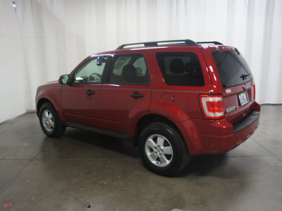 ford escape 2010 red suv xlt gasoline 4 cylinders front wheel drive automatic 76108