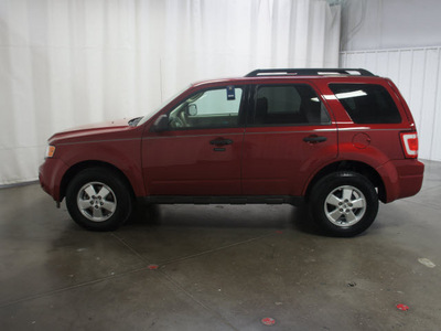 ford escape 2010 red suv xlt gasoline 4 cylinders front wheel drive automatic 76108