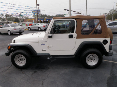jeep wrangler 1998 white suv sport gasoline 6 cylinders 4 wheel drive automatic 32401