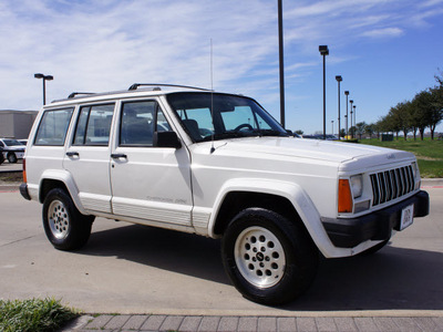 jeep cherokee 1996 white suv sport gasoline 6 cylinders rear wheel drive automatic 76018