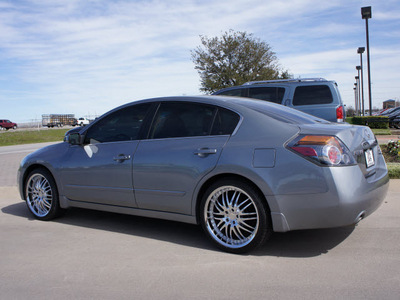 nissan altima 2009 gray sedan 2 5 s gasoline 4 cylinders front wheel drive automatic 76018