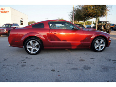 ford mustang 2006 red coupe gt premium gasoline 8 cylinders rear wheel drive 5 speed manual 33157