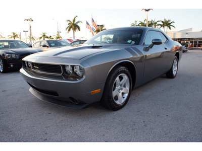 dodge challenger 2010 dk  gray coupe se gasoline 6 cylinders rear wheel drive automatic 33157
