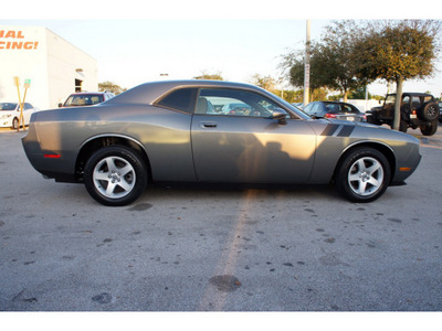 dodge challenger 2010 dk  gray coupe se gasoline 6 cylinders rear wheel drive automatic 33157