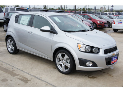 chevrolet sonic 2012 silv ice met hatchback ltz gasoline 4 cylinders front wheel drive automatic 77090