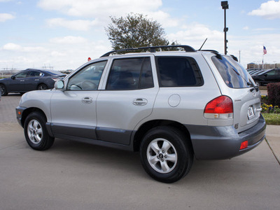 hyundai santa fe 2005 gray suv gls gasoline 6 cylinders all whee drive automatic 76018