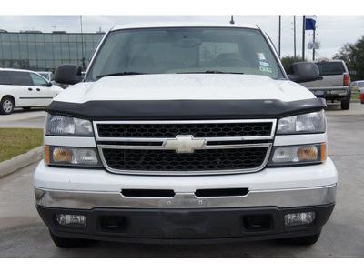 chevrolet silverado 1500 2006 white lt1 flex fuel 8 cylinders rear wheel drive automatic 77090