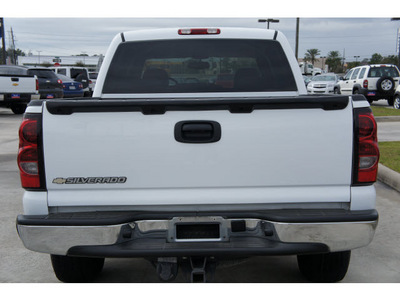 chevrolet silverado 1500 2006 white lt1 flex fuel 8 cylinders rear wheel drive automatic 77090