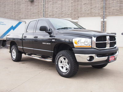 dodge ram pickup 1500 2006 black slt trx4 gasoline 8 cylinders 4 wheel drive automatic 80301