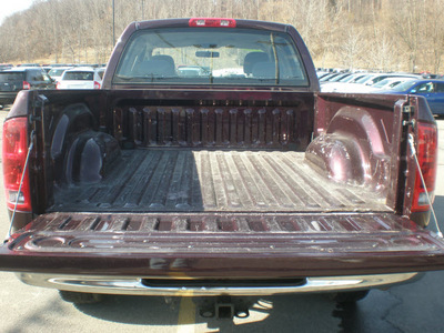 dodge ram 1500 2005 maroon gasoline 8 cylinders 4 wheel drive automatic 13502