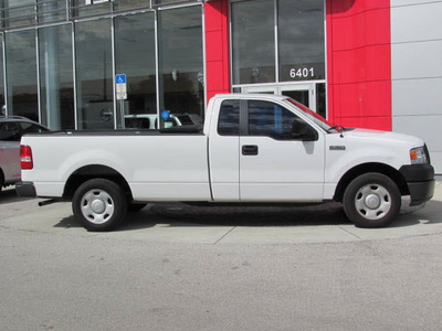 ford f 150 2007 white pickup truck xl gasoline 6 cylinders rear wheel drive 5 speed manual 33884