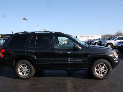 jeep grand cherokee 2004 black suv special edition gasoline 6 cylinders 4 wheel drive automatic with overdrive 07730