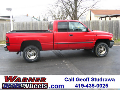 dodge ram pickup 1500 2000 red slt 4x4 gasoline v8 4 wheel drive automatic with overdrive 45840