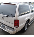 cadillac escalade esv 2004 white suv gasoline 8 cylinders all whee drive automatic with overdrive 98371