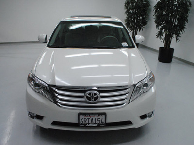 toyota avalon 2011 white sedan limited gasoline 6 cylinders front wheel drive automatic 91731