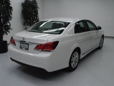 toyota avalon 2011 white sedan limited gasoline 6 cylinders front wheel drive automatic 91731