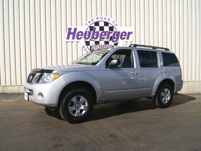 nissan pathfinder 2011 silver suv gasoline 6 cylinders 4 wheel drive automatic 80905