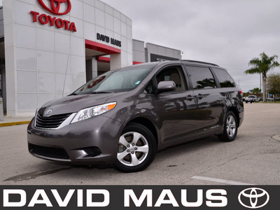 toyota sienna 2011 gray van le gasoline 6 cylinders front wheel drive automatic 32771
