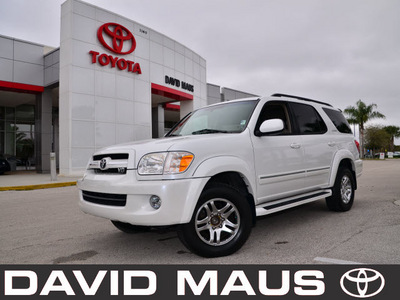 toyota sequoia 2005 white suv limited gasoline 8 cylinders rear wheel drive automatic 32771