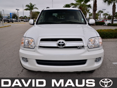toyota sequoia 2005 white suv limited gasoline 8 cylinders rear wheel drive automatic 32771