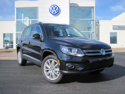 volkswagen tiguan 2012 black suv se 4motion gasoline 4 cylinders all whee drive 6 speed automatic 46410