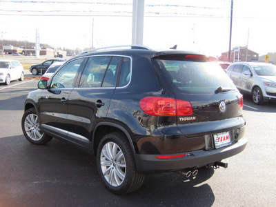volkswagen tiguan 2012 black suv se 4motion gasoline 4 cylinders all whee drive 6 speed automatic 46410