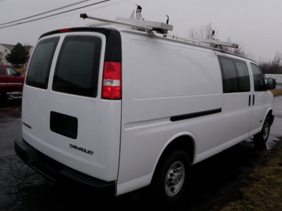chevrolet express g2500 2006 white van gasoline 8 cylinders rear wheel drive automatic 14224