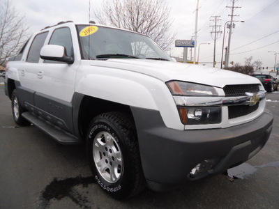 chevrolet avalanche 2005 white 1500 lt flex fuel 8 cylinders 4 wheel drive automatic 60007