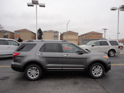 ford explorer 2013 gray suv xlt gasoline 4 cylinders 2 wheel drive automatic with overdrive 60546