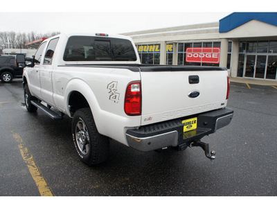 ford f 250 super duty 2011 white lariat flex fuel 8 cylinders 4 wheel drive automatic 07724