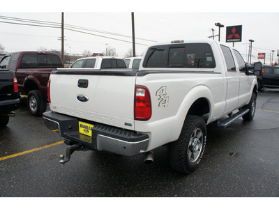 ford f 250 super duty 2011 white lariat flex fuel 8 cylinders 4 wheel drive automatic 07724