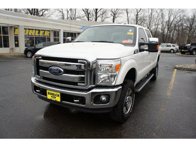 ford f 250 super duty 2011 white lariat flex fuel 8 cylinders 4 wheel drive automatic 07724