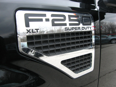 ford f 250 super duty 2010 black 4x4 xlt gasoline 8 cylinders 4 wheel drive automatic 45840