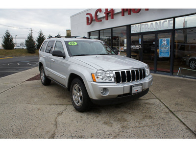 jeep grand cherokee 2005 bright silver suv limited dvd gasoline 8 cylinders 4 wheel drive shiftable automatic 07724