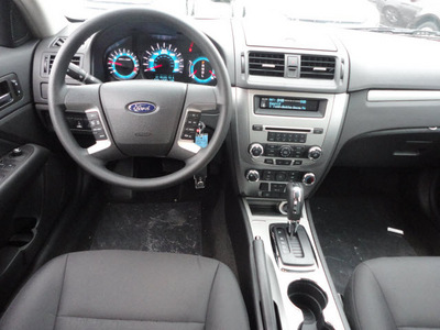 ford fusion 2012 maroon sedan se gasoline 4 cylinders front wheel drive automatic with overdrive 60546