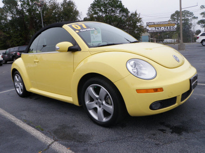 volkswagen new beetle 2007 yellow 2 5 gasoline 5 cylinders front wheel drive automatic 32401