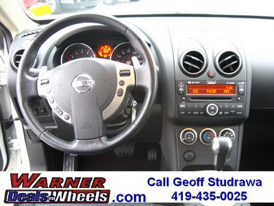 nissan rogue 2009 off white suv sl awd gasoline 4 cylinders all whee drive automatic 45840