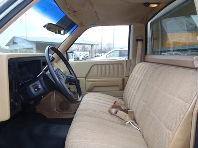 dodge dakota 1987 beige gasoline v6 rear wheel drive automatic 98632