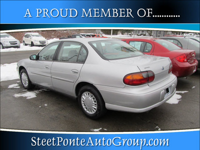 chevrolet malibu 2004 silver sedan classic gasoline 4 cylinders front wheel drive automatic 13350