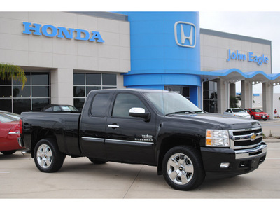 chevrolet silverado 1500 2011 black pickup truck lt flex fuel 8 cylinders 2 wheel drive autostick 77065