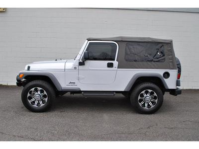 jeep wrangler 2005 silver suv unlimited gasoline 6 cylinders 4 wheel drive automatic 98371