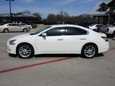 nissan maxima 2011 white sedan gasoline 6 cylinders front wheel drive automatic 76087