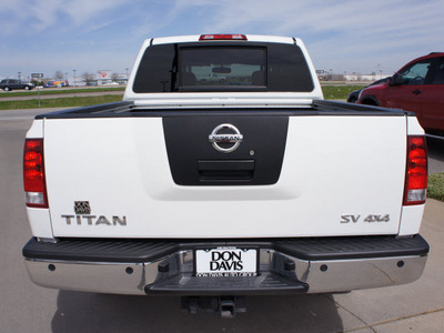 nissan titan 2011 white sv gasoline 8 cylinders 4 wheel drive automatic 76018