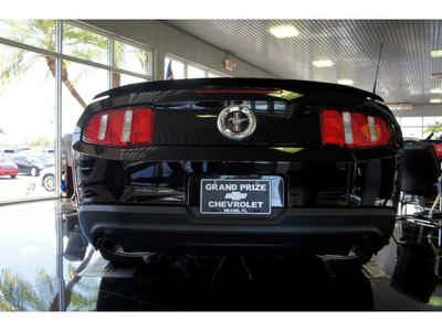 ford mustang 2011 black coupe v6 gasoline 6 cylinders rear wheel drive automatic 33177