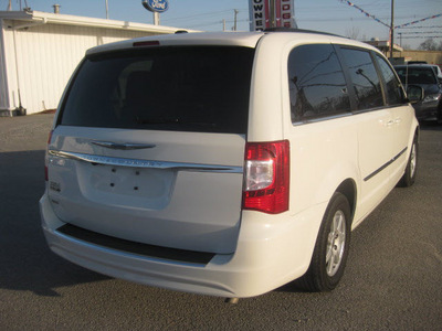 chrysler town and country 2011 white van touring flex fuel 6 cylinders front wheel drive autostick 62863