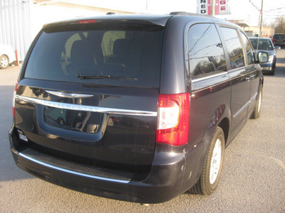 chrysler town and country 2011 dk  blue van touring flex fuel 6 cylinders front wheel drive autostick 62863