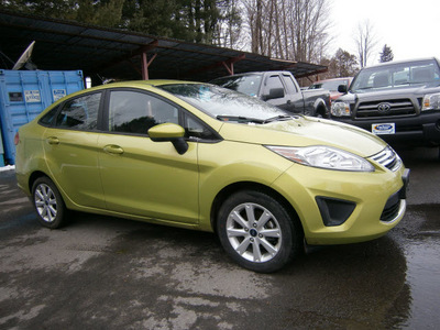 ford fiesta 2011 green sedan gasoline 4 cylinders front wheel drive automatic 13502