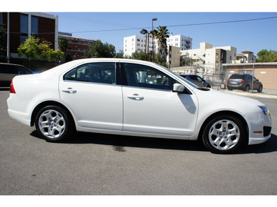 ford fusion 2011 white sedan se gasoline 4 cylinders front wheel drive automatic 90004